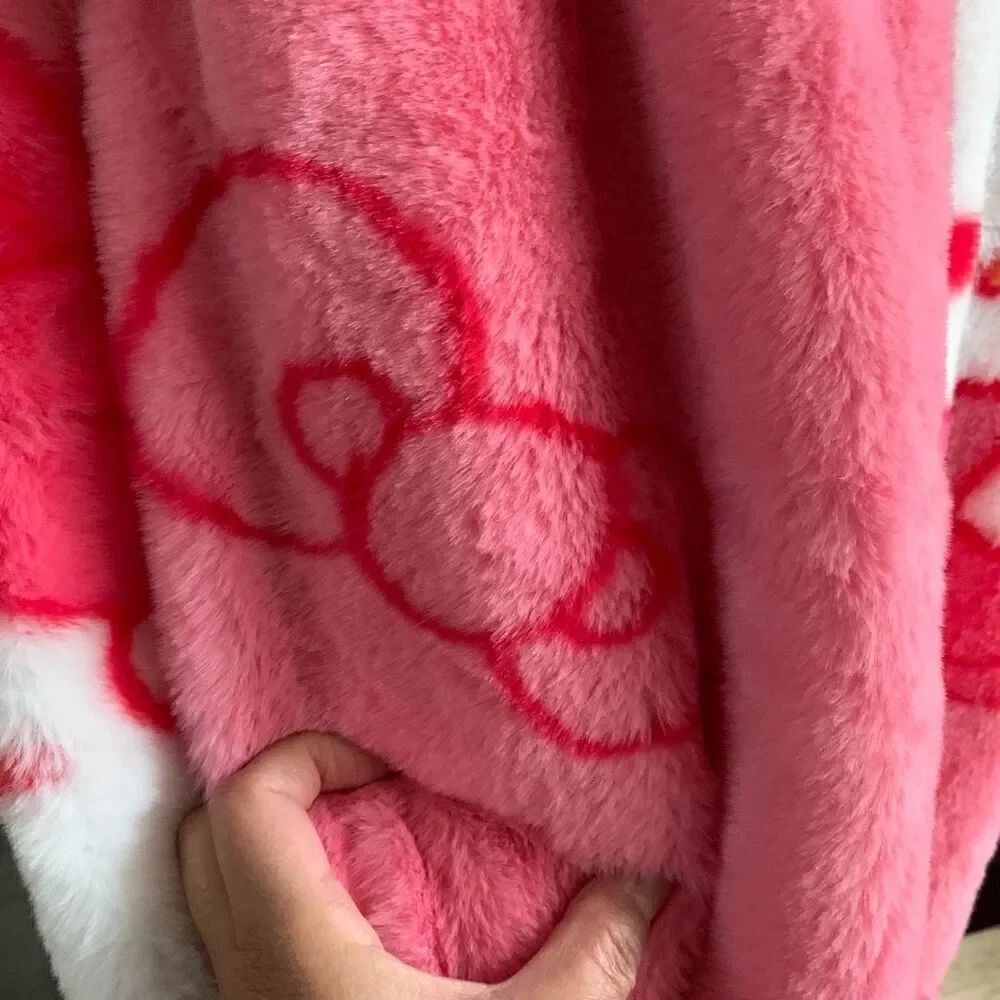 Hello Kitty faux rabbit fur Bow blanket large bows - Picture 7 of 11